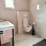 Linda Apartman *